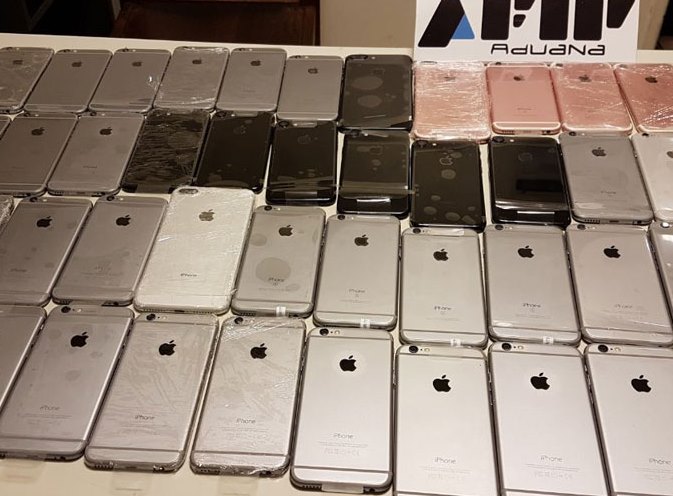 Una pasajera intentaba contrabandear 42 iPhones