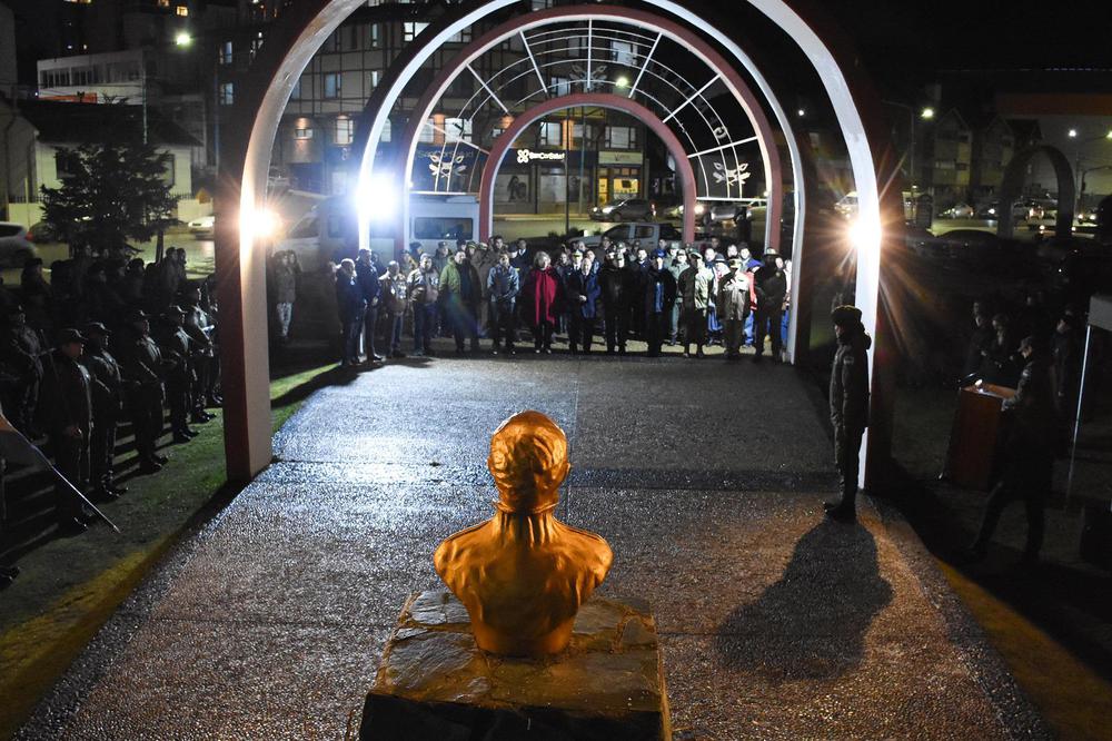 6f519e8a-ea94-43e3-8324-e8c832e424d7