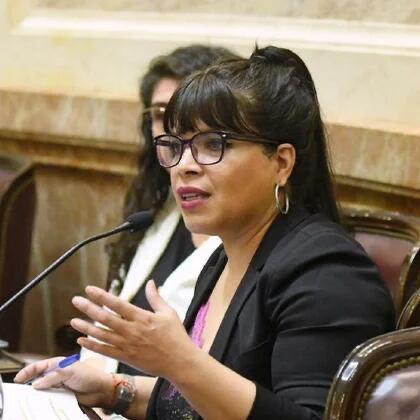 1cb73b7f-1192-4b09-9207-fd8b92ca845d