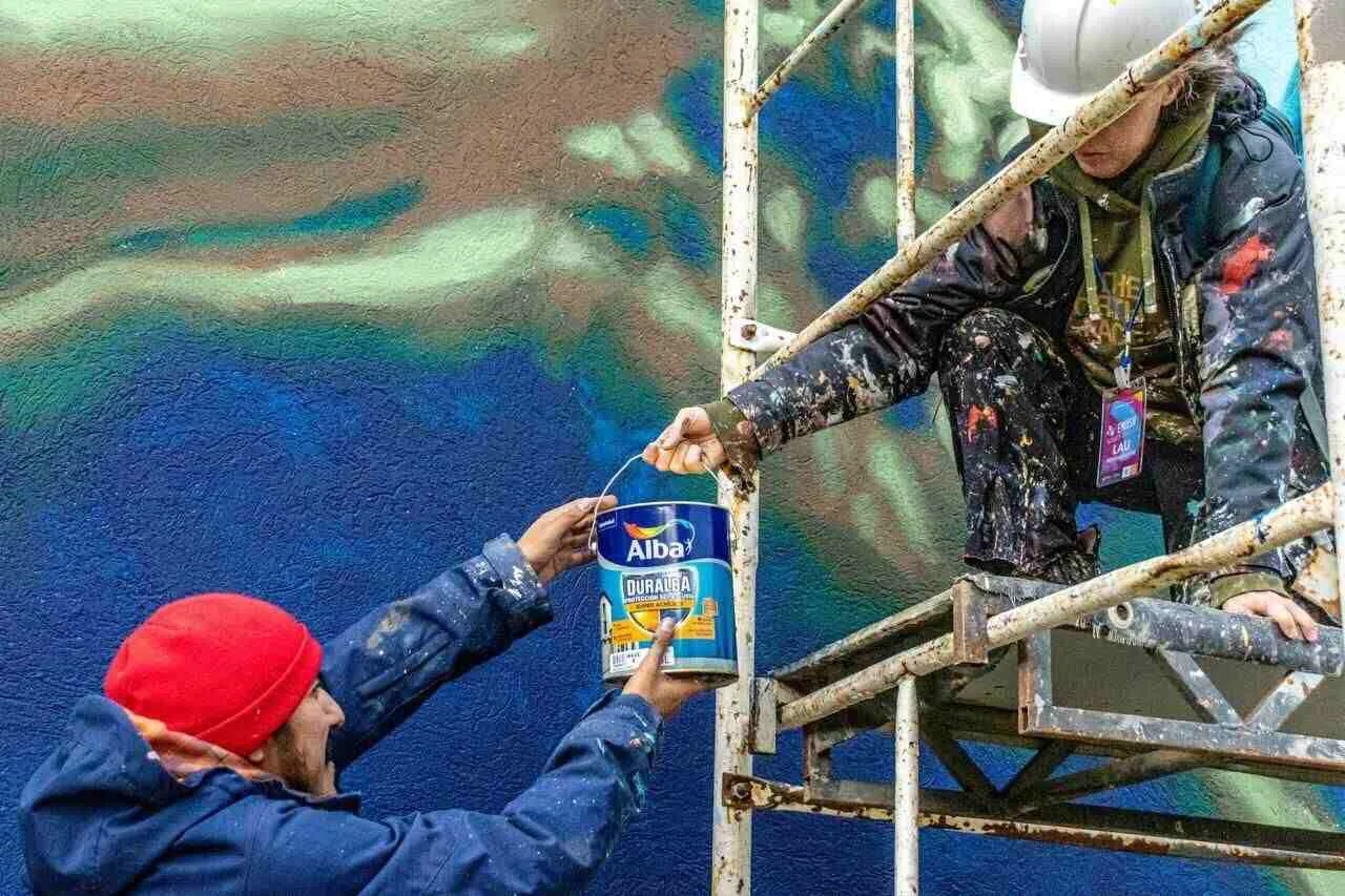 photo_5096332868753403364_y-1