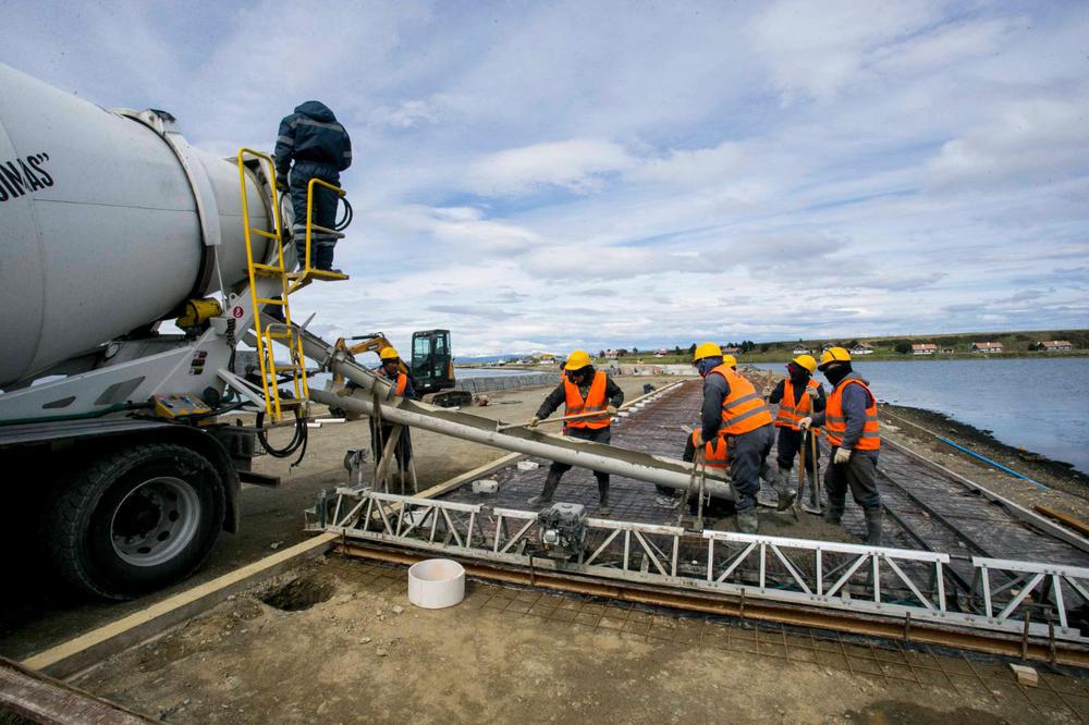 f038a702-b9e4-48cf-bd47-9373f2e7b3b8