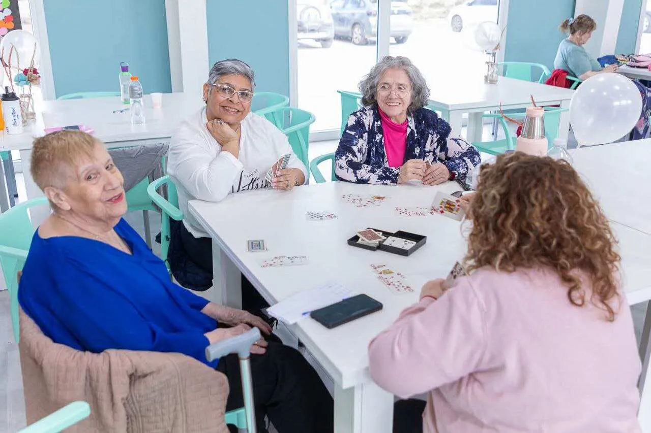 photo_4990327621283416860_y-2