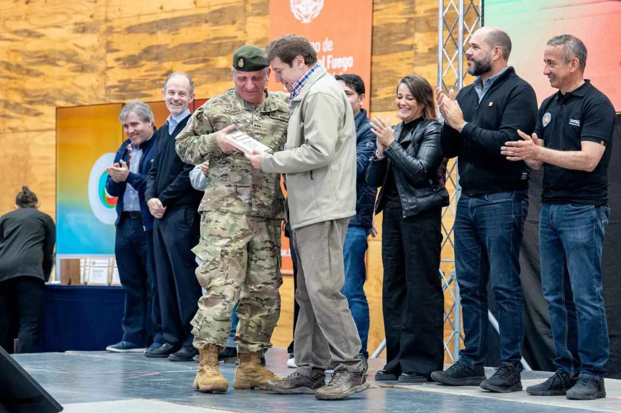 photo_5055308552322789174_y-1-1