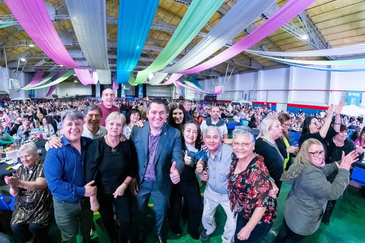 photo_5150103973808680862_y