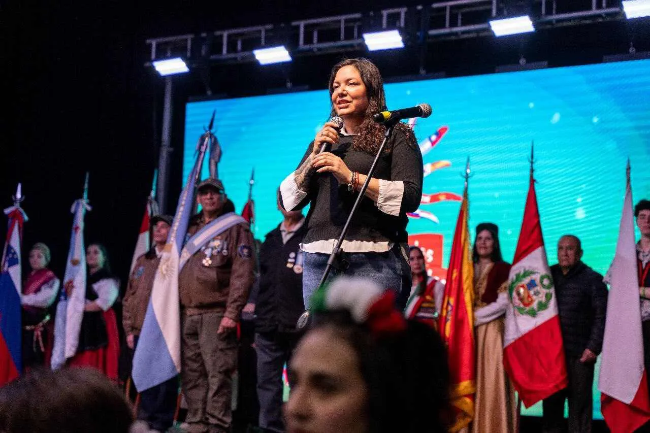 photo_5037743055205150311_y-1