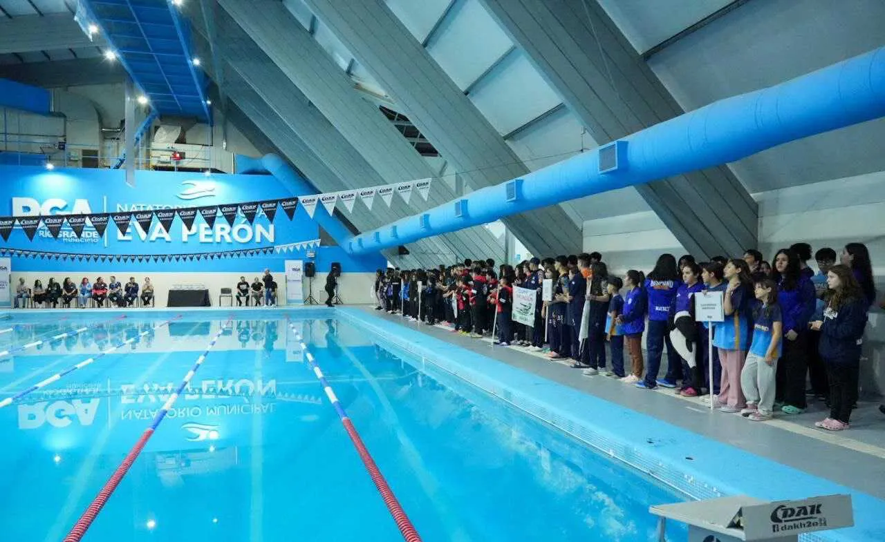 photo_4931638898929544878_y-1