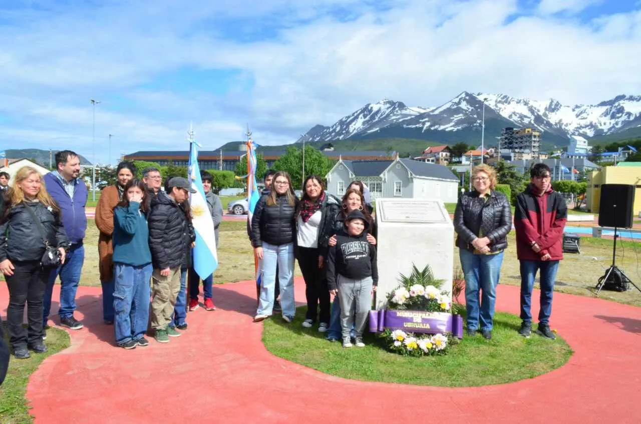 photo_5055581643523338014_y-1