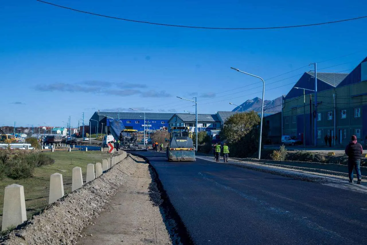 photo_5172690987775012427_y-1