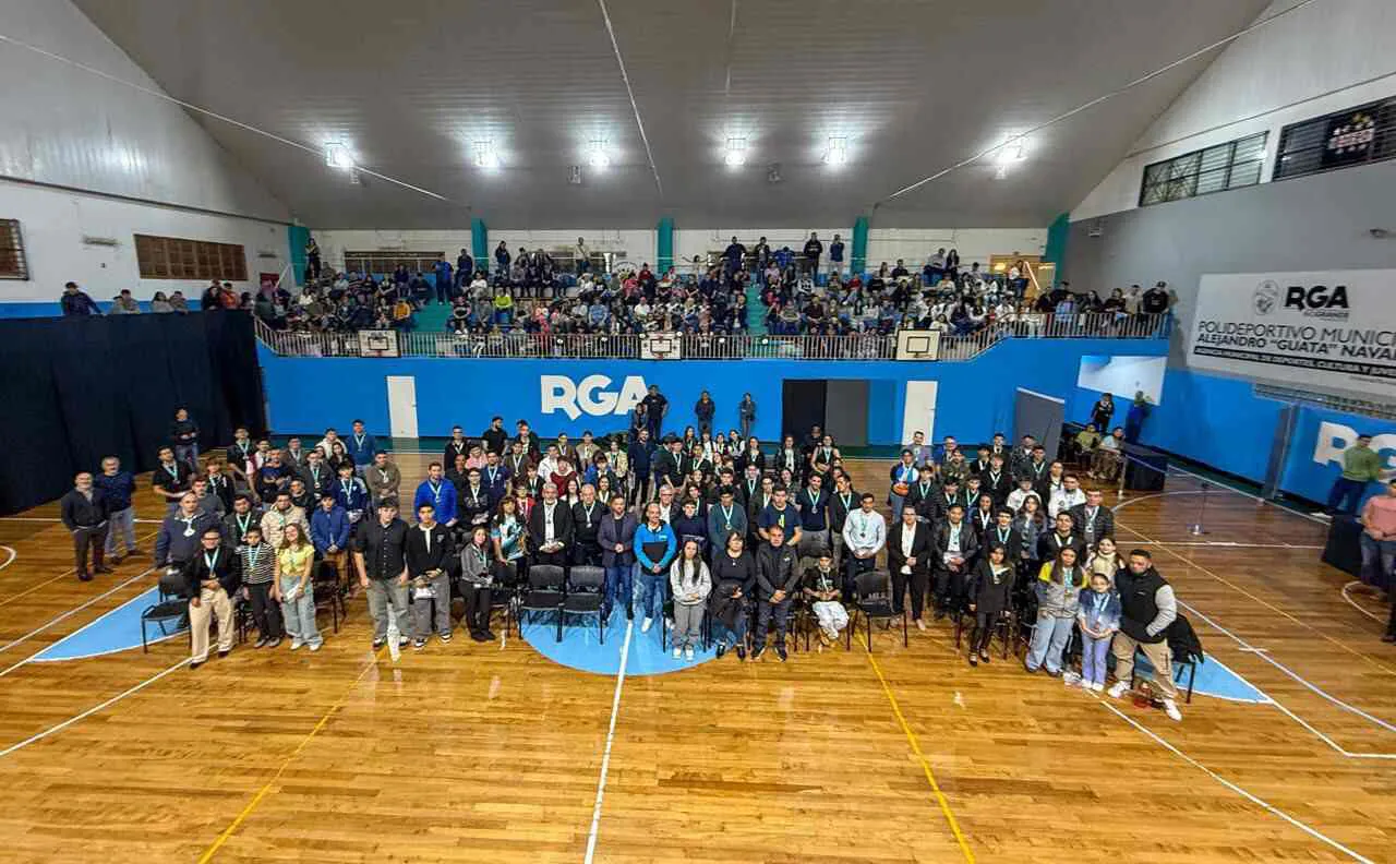 photo_4924787098947530567_y-1-1