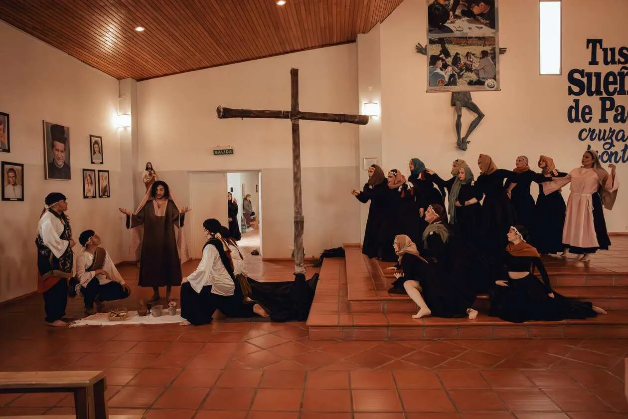 photo_4945460631972809553_w-1