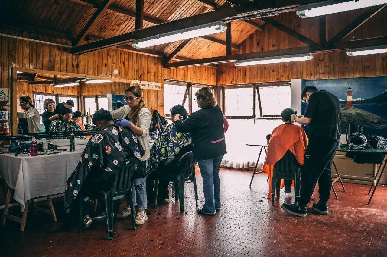 photo_5071503838908886212_y-1