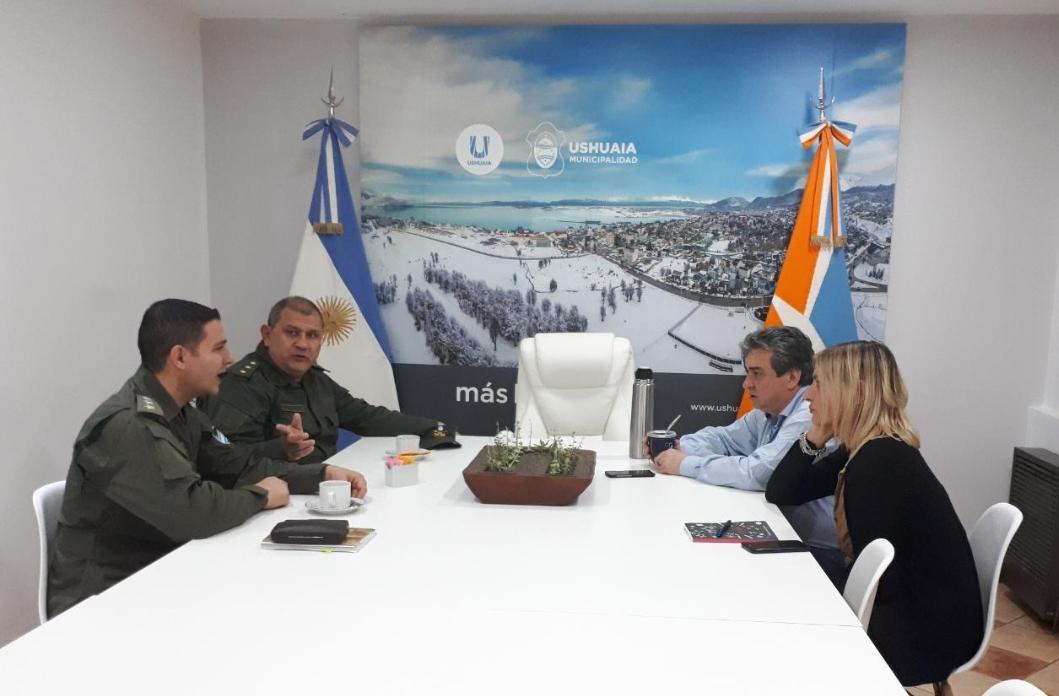 Reunión Becerra con Gendarmería