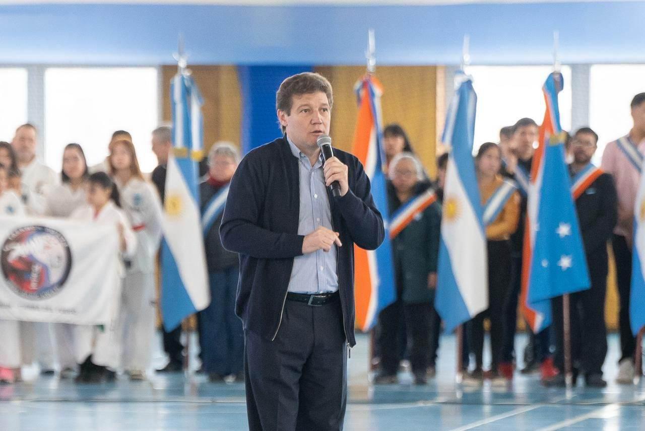 photo_4931629007619861951_y