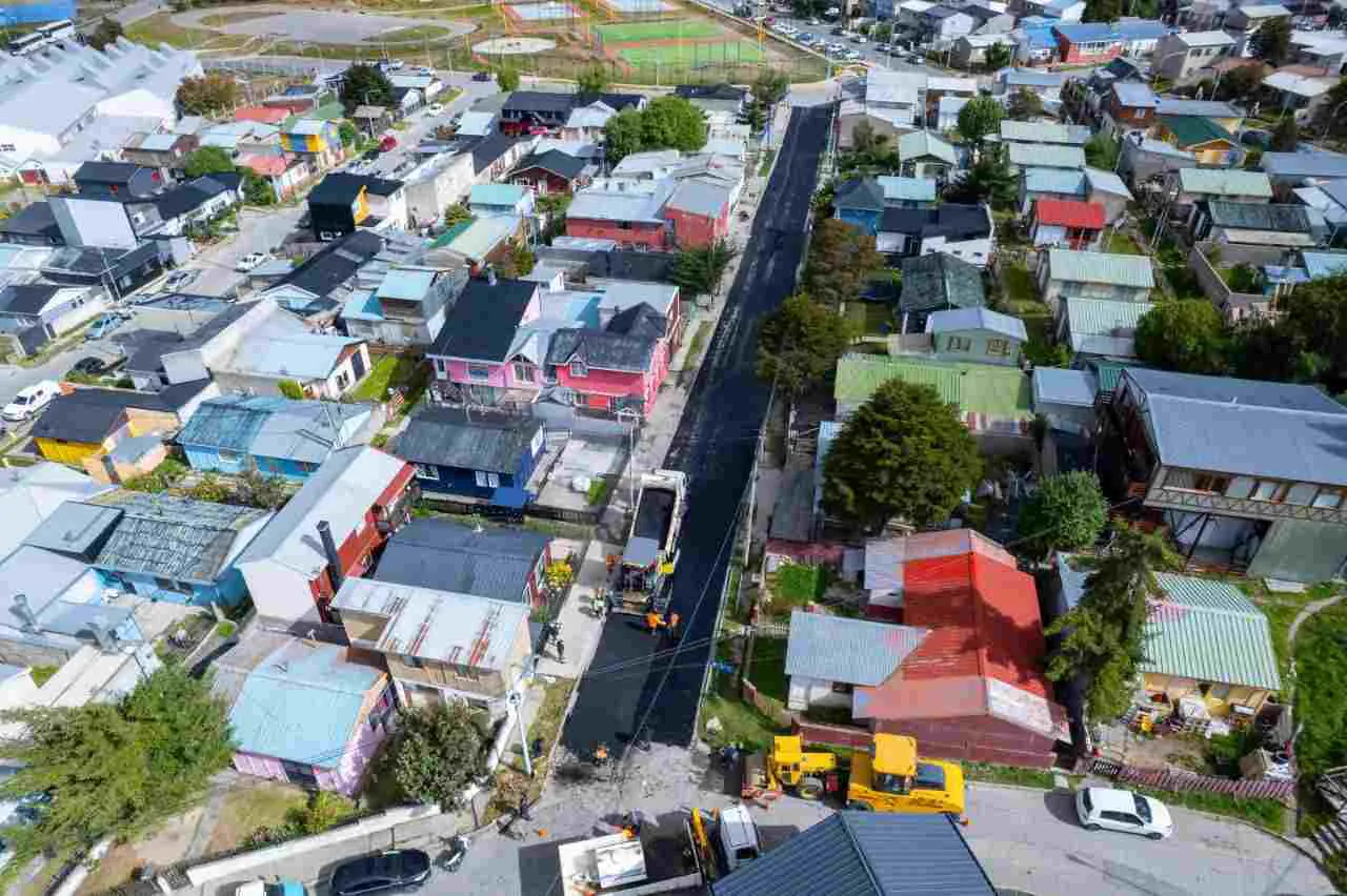 photo_5122938937021672920_y-1