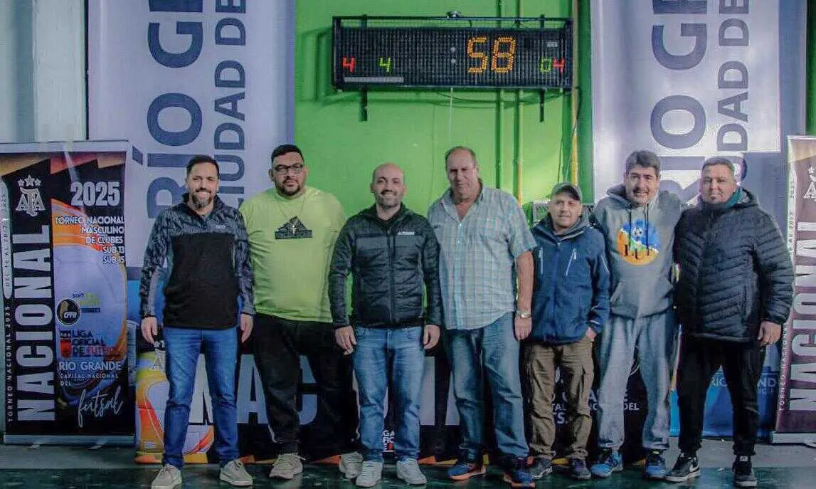 photo_4902632781461434175_y-1-1