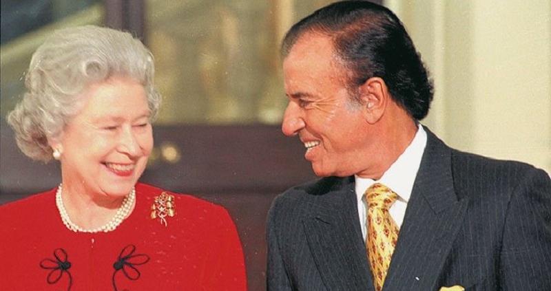 menem-y-reina-pirata-800x423