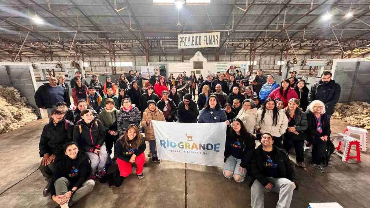 photo_5059862733780004428_y-1