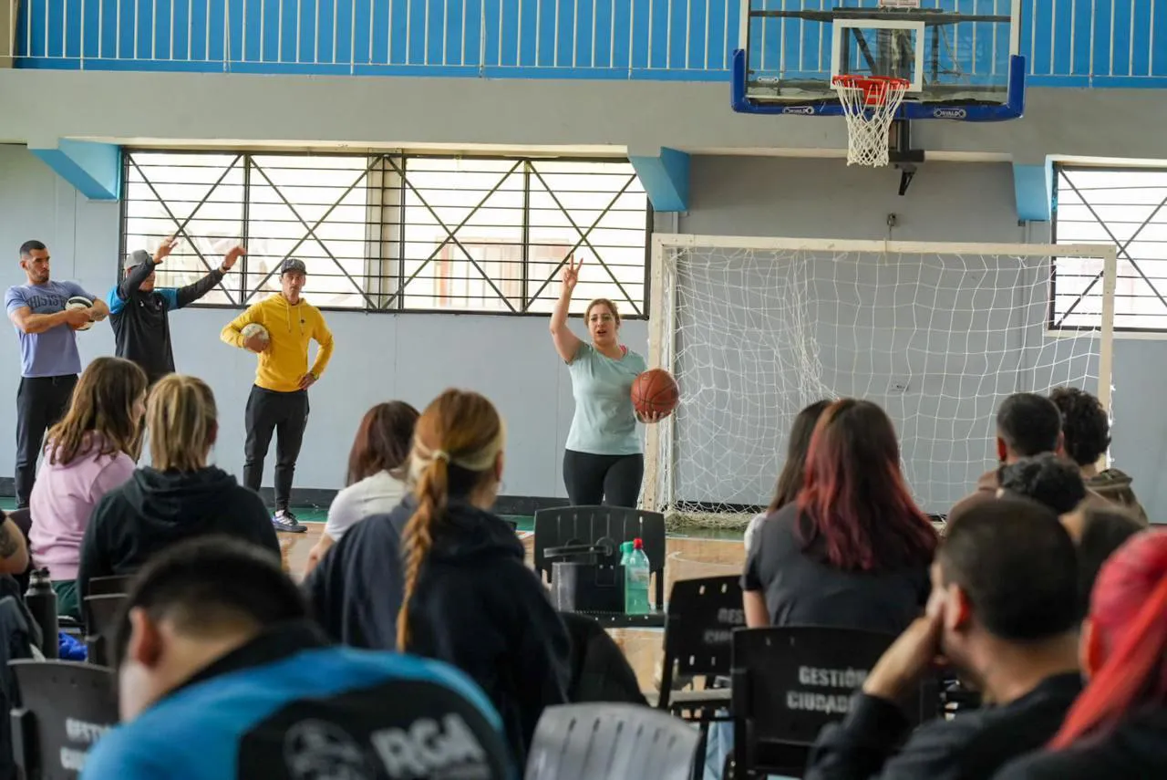 photo_5037783887462992664_y-1