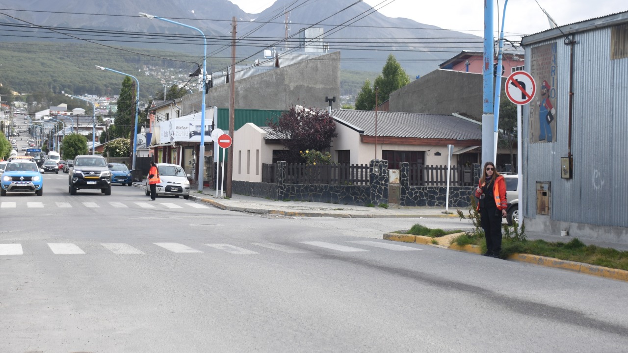 agentes de tránsito en peron