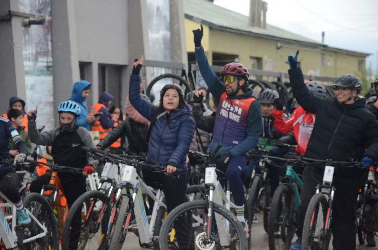 photo_4934035340356857711_y-1