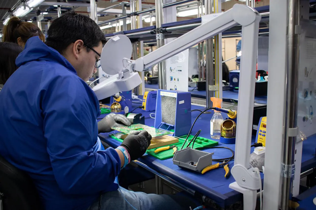 photo_4961176621679750373_y