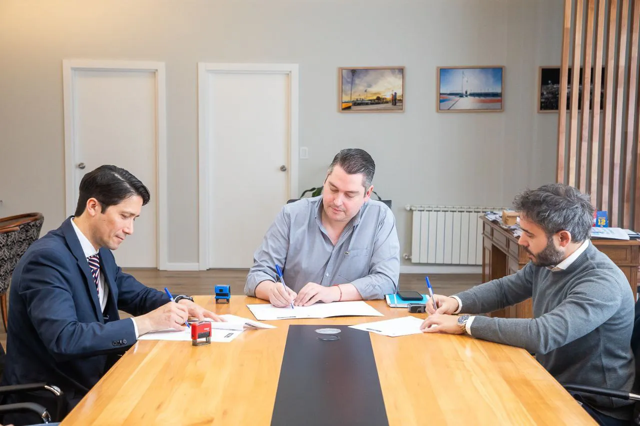 photo_4974641442936958228_y