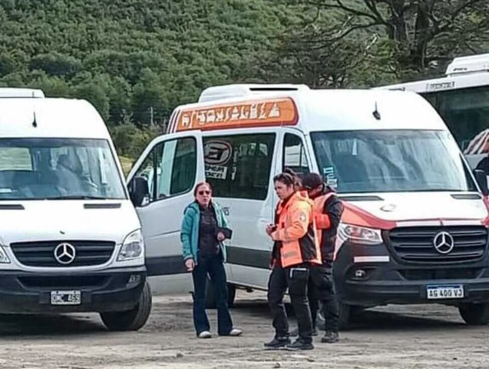 photo_5028598425590631250_x-1