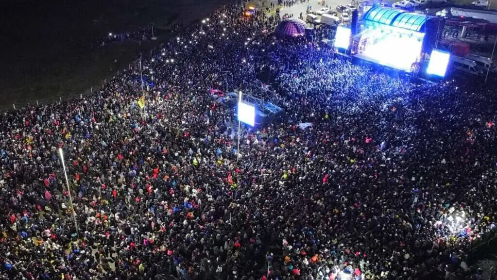 photo_5091540209237078574_y-1