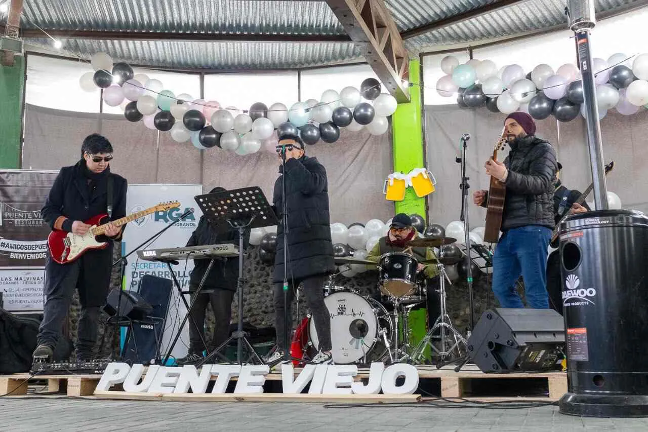 photo_5042212458302910203_y-1