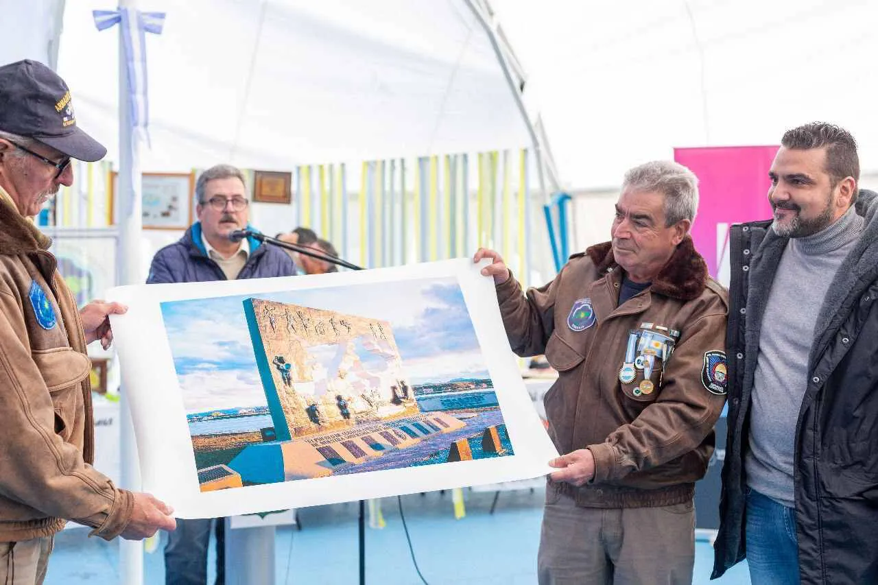 photo_5141279615606697463_y-1 (1)