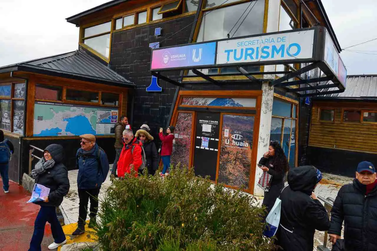 photo_4900390787061844866_y-3