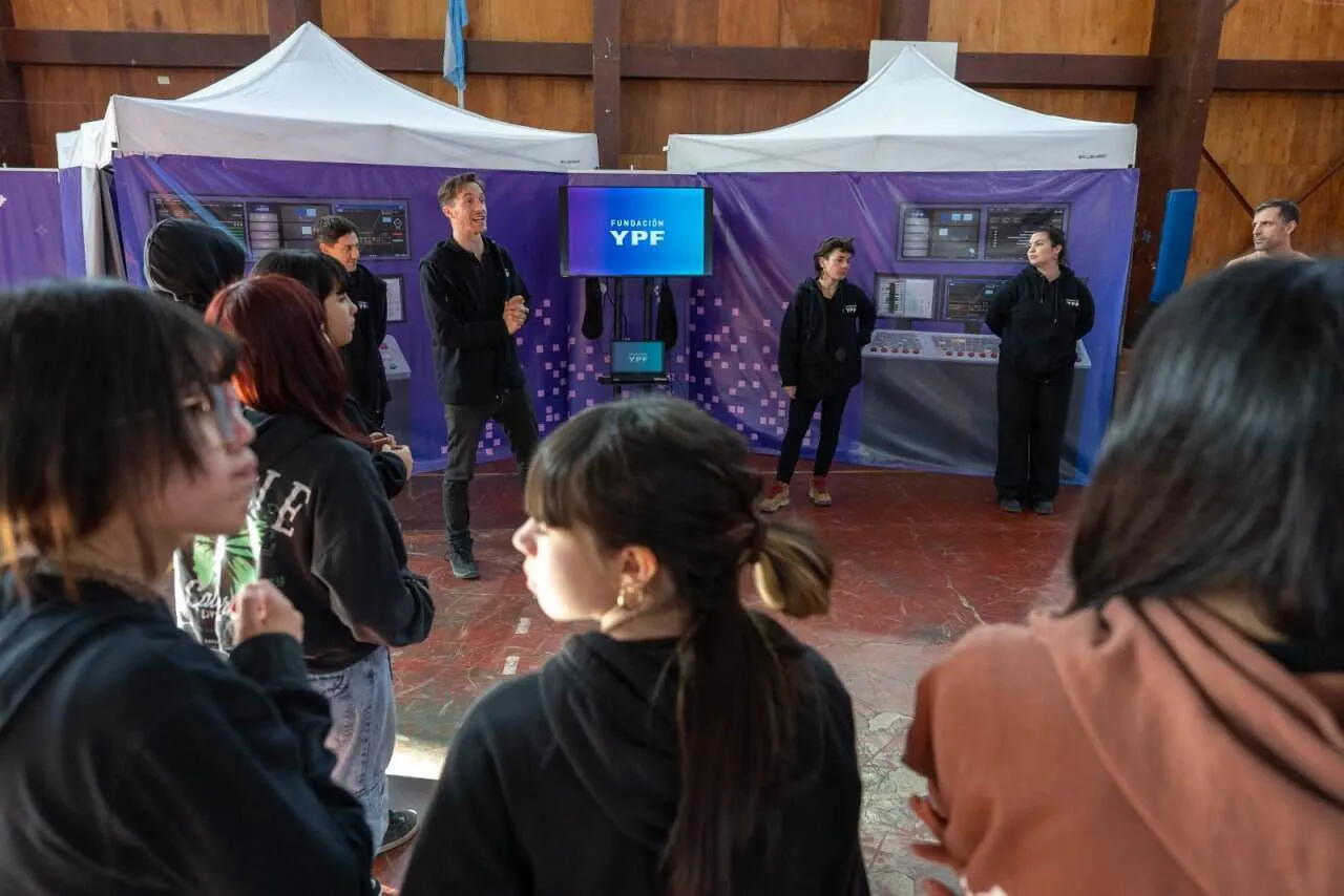 photo_5019606374681784684_y-1