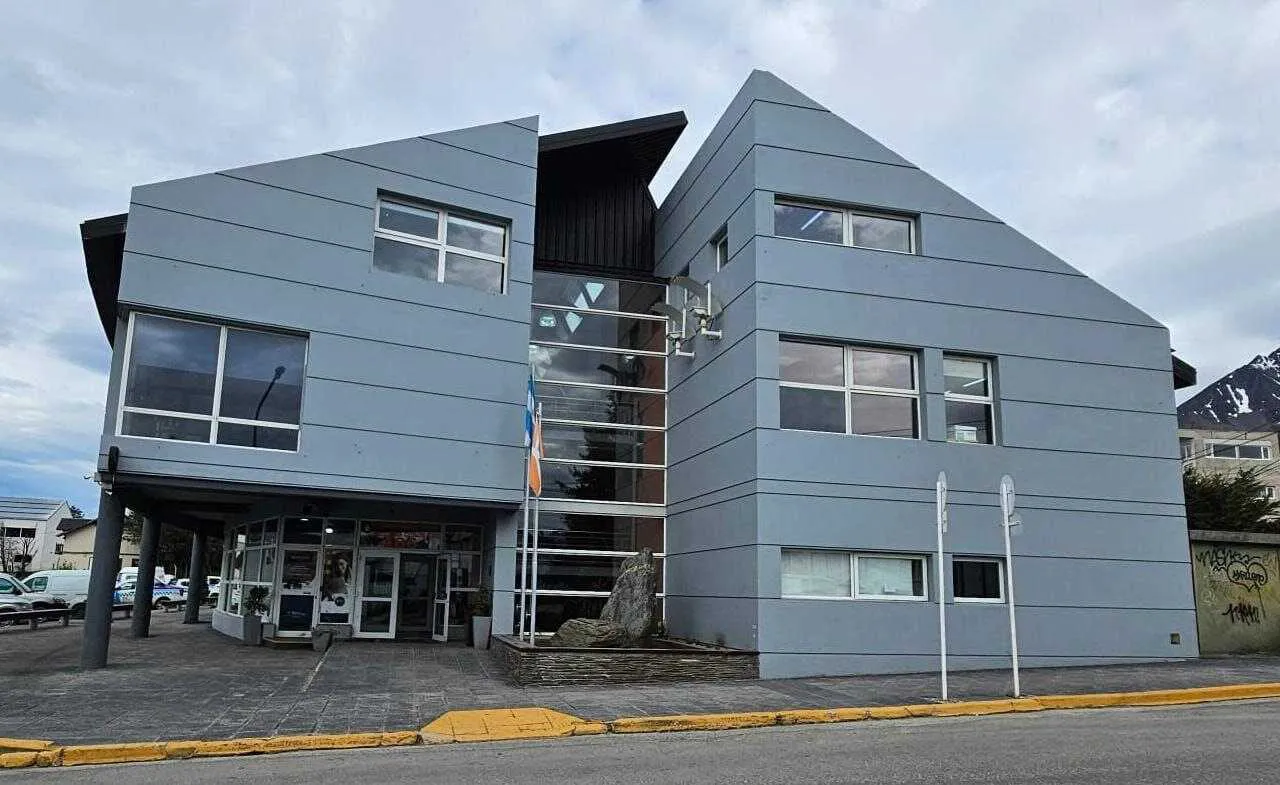 photo_5165837684558205735_y-2