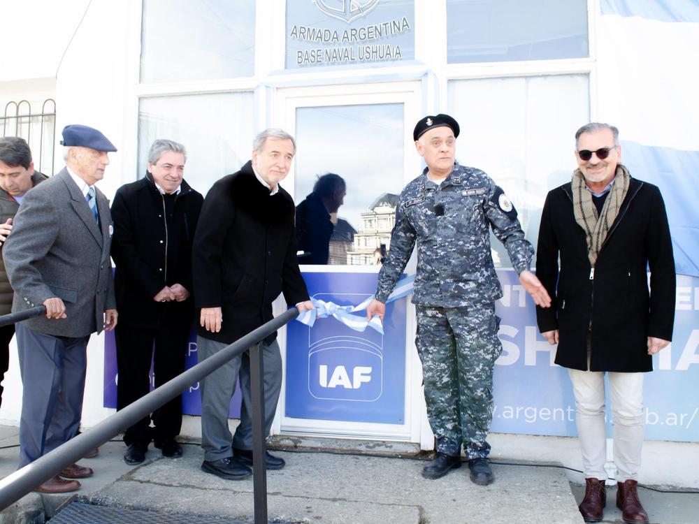 d9302c00-26c7-4427-84e2-7ed3d2eff888