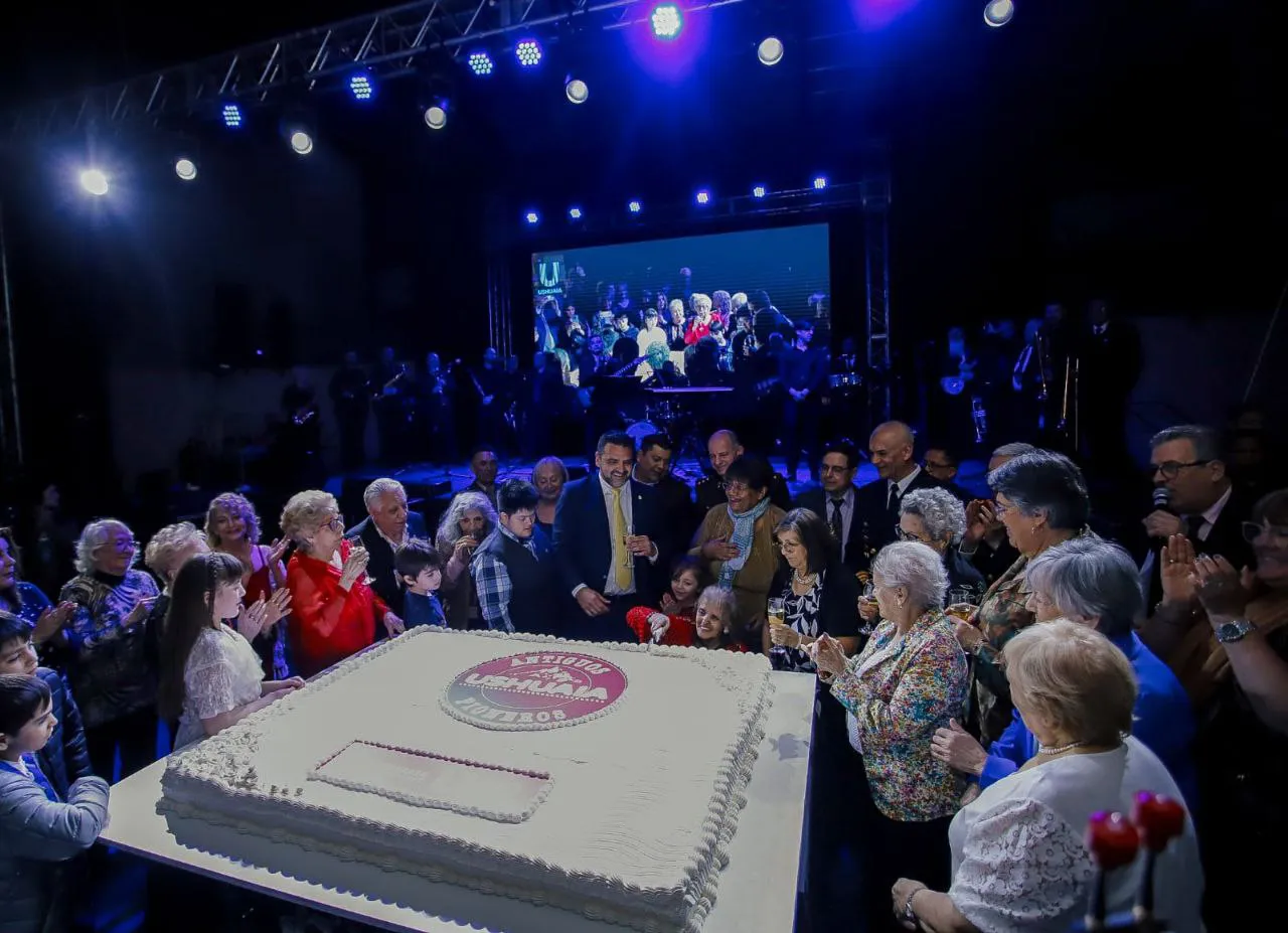 photo_4906719266749918397_y-1