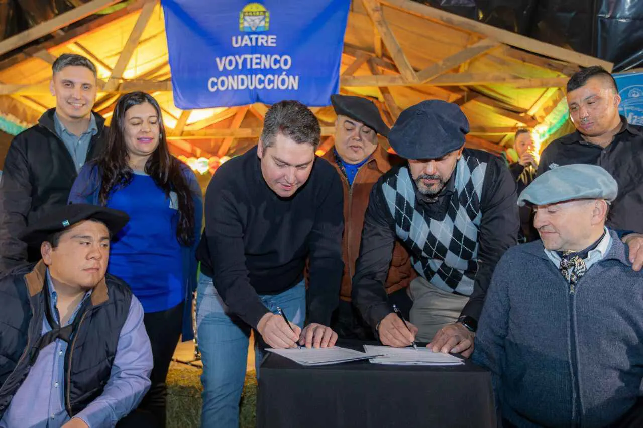 photo_5149907504828451593_y-1