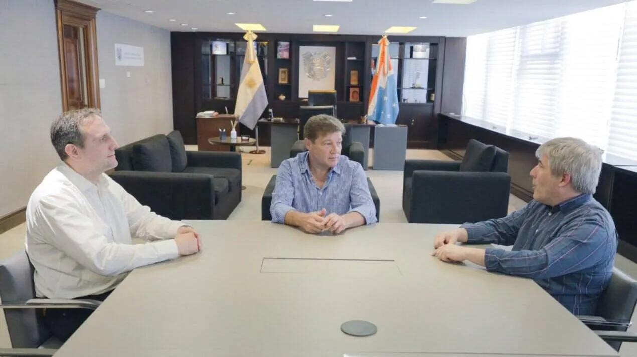 photo_5111958488060988365_y-1