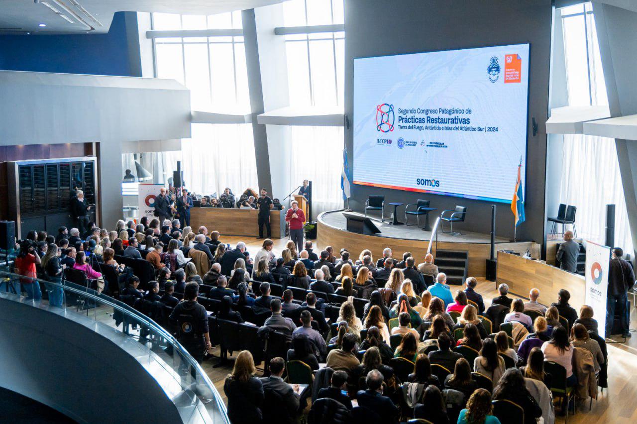 photo_4931869418414255144_y