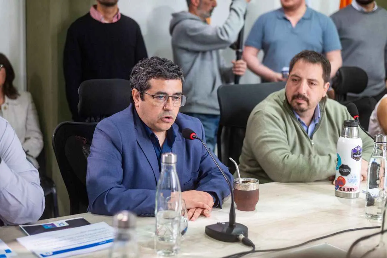 photo_4963262863392836423_y-1