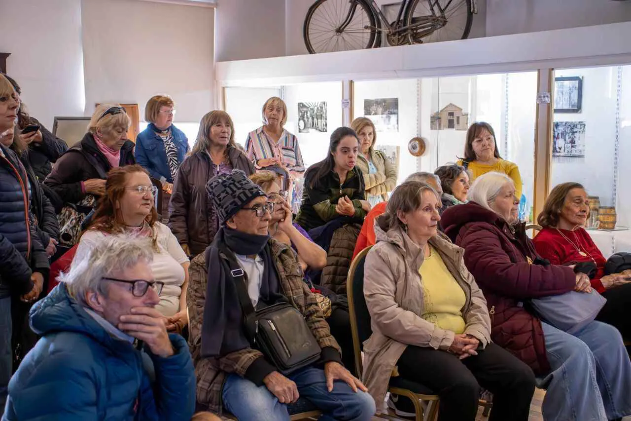 photo_5037800139615482242_y-2