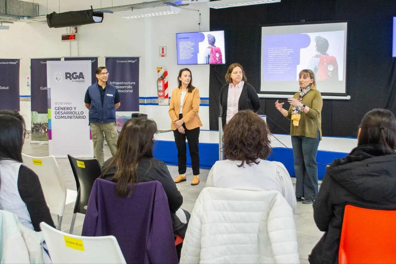 photo_4916132993249162520_y-1