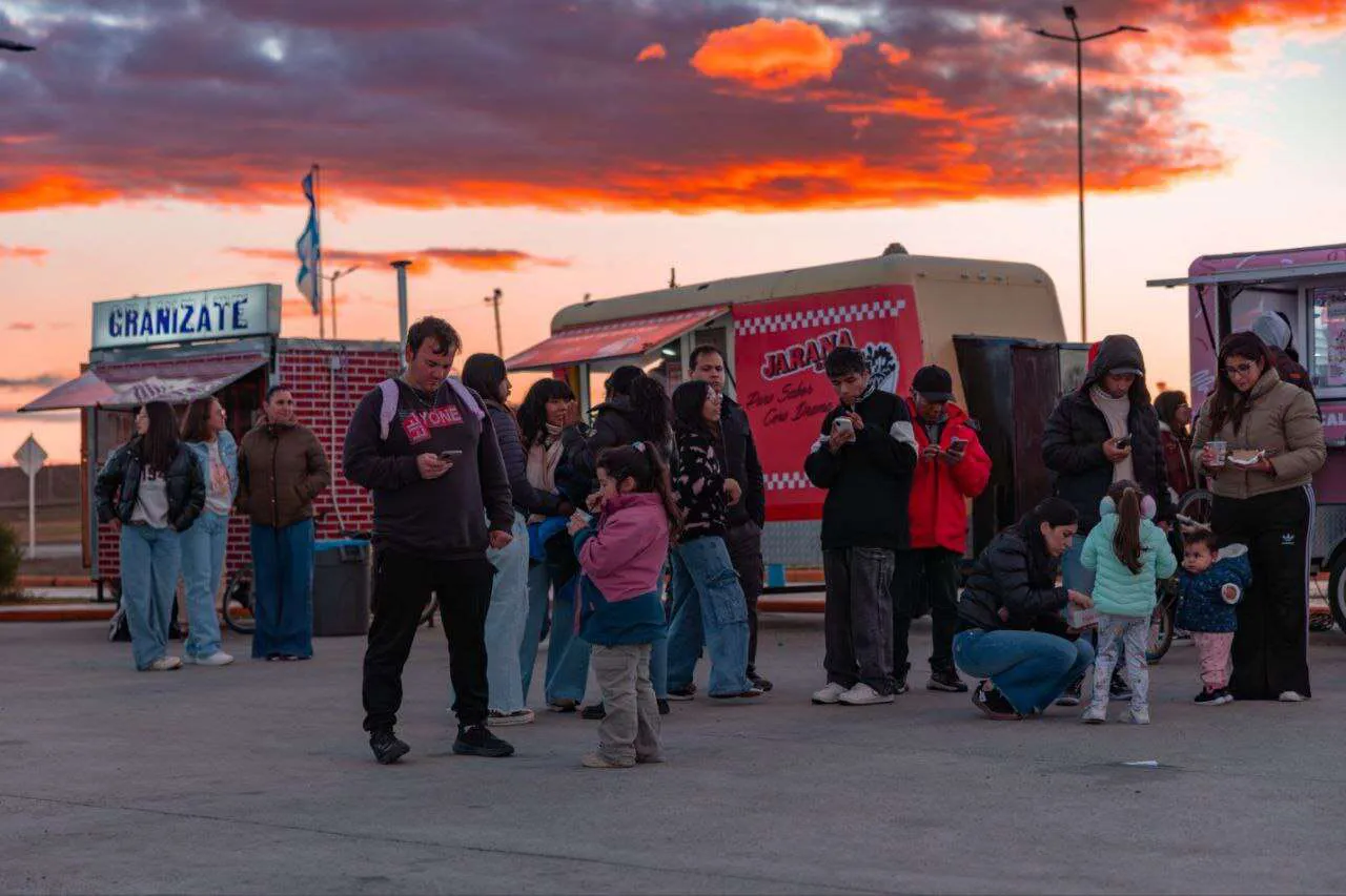 photo_5159174008438721451_y-1