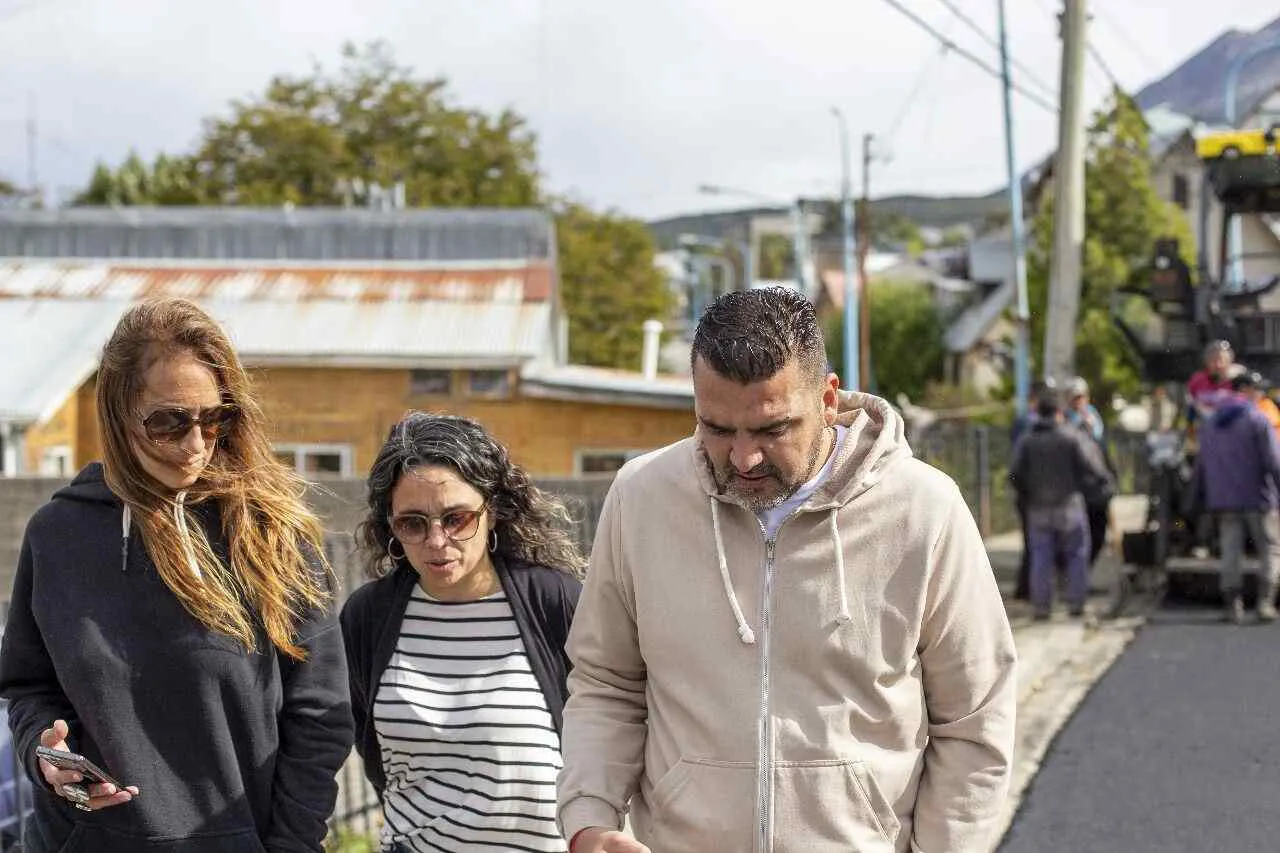 photo_5060204041946116072_y-1