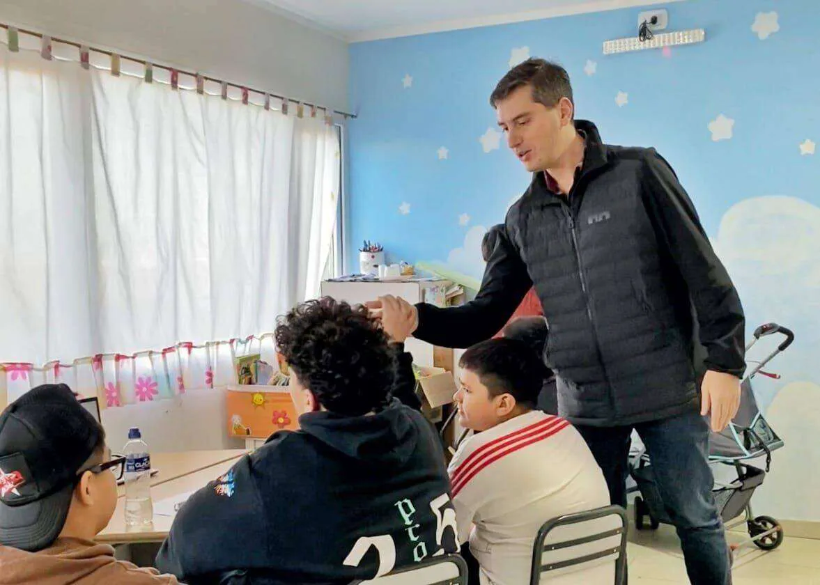 photo_5032811255928303055_y-1