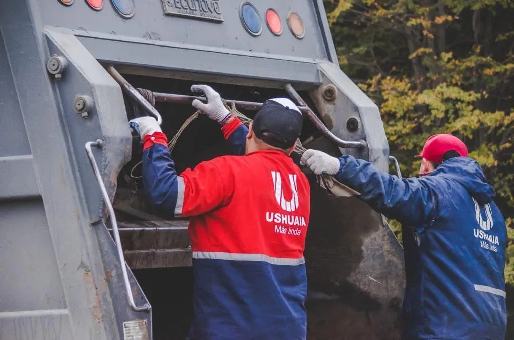 77960182-619d-49ff-b079-e7e7b35df5c9