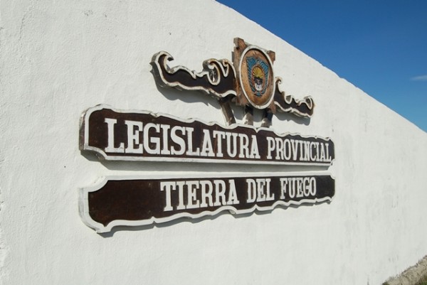 Legislatura_cartel-600x401