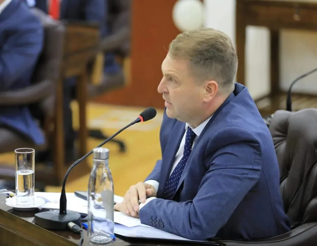 1947312-raul-von-der-thusen-nego-ruptura-con-somos-fueguinos-1068x831