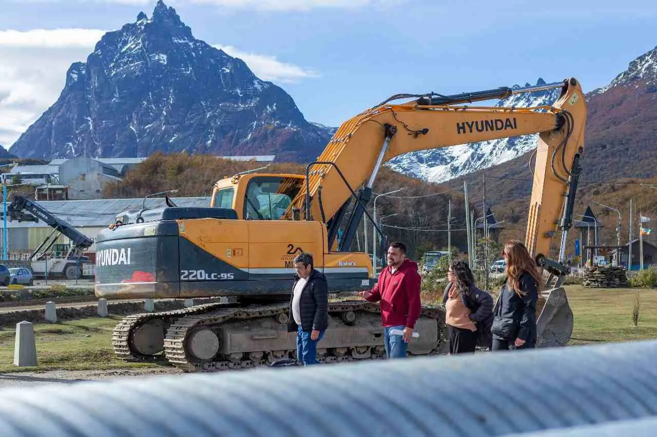 photo_5159002811038543679_y-1