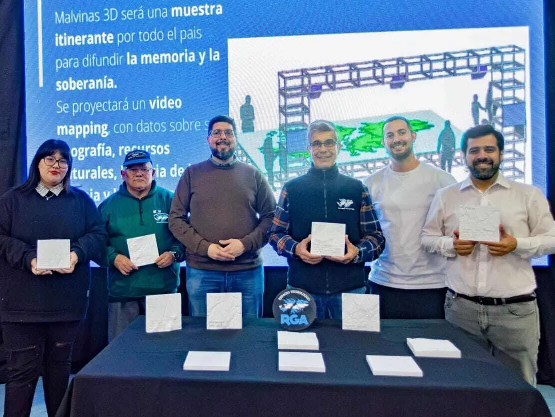 photo_5141281548341981112_y-1