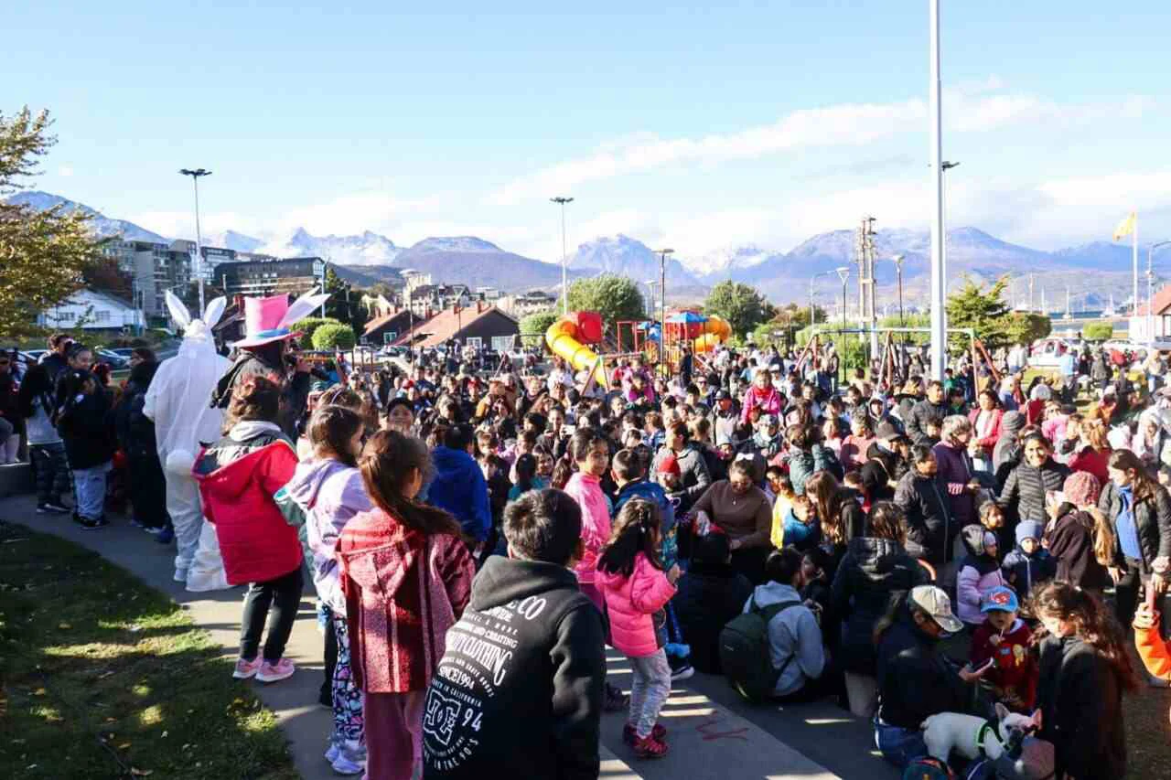 photo_5087048150190591055_y-1